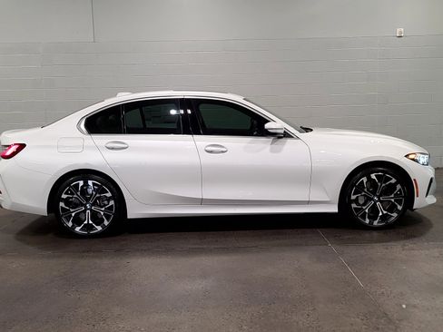 Used 2026 BMW 330i Sedan w/ Premium Package RWD image 9