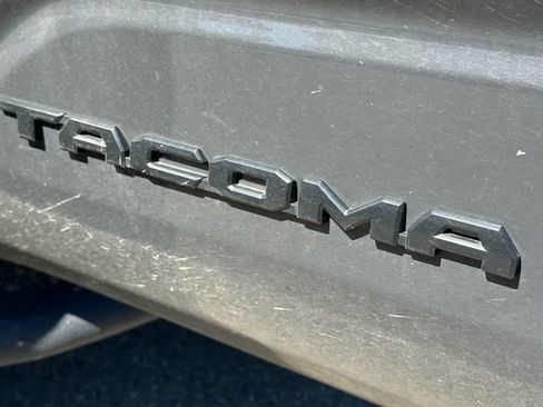 Used 2025 Toyota Tacoma TRD Sport AWD/4WD image 11