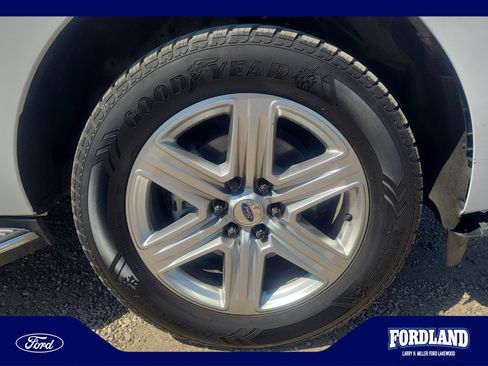 Used 2021 Ford Expedition XLT AWD/4WD image 26
