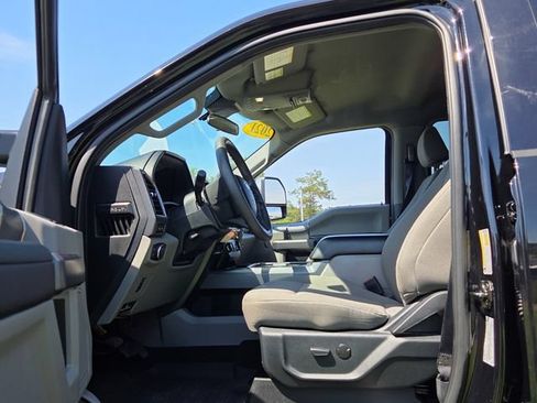 Used 2021 Ford F250 XLT w/ XLT Premium Package AWD/4WD image 6