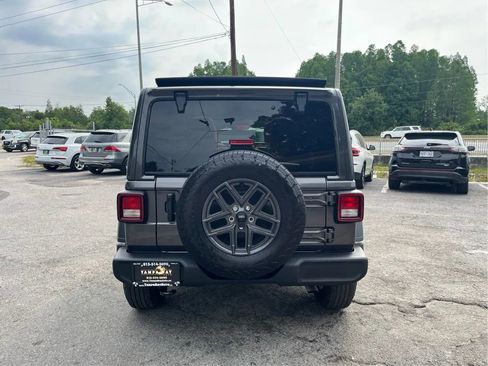 Used 2025 Jeep Wrangler Unlimited Sport AWD/4WD image 6