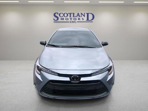 Used 2024 Toyota Corolla LE FWD image 3