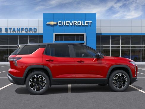 New 2026 Chevrolet Equinox LT w/ Convenience Package II FWD image 5