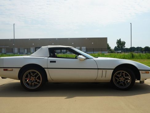Used 1989 Chevrolet Corvette Convertible image 19