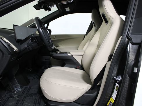 Used 2023 BMW iX xDrive50 w/ Sport Package image 35