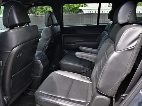 Used 2024 Hyundai Santa Fe Calligraphy FWD image 15