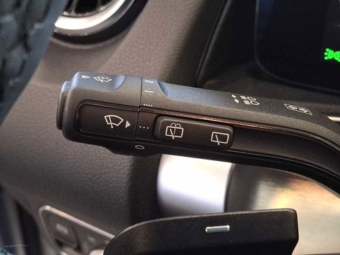 Used 2026 Mercedes-Benz GLB 250 4MATIC image 20