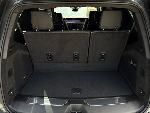 New 2026 Cadillac Escalade Luxury image 11