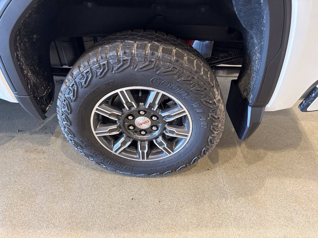New 2026 GMC Sierra 1500 AT4 w/ AT4 Premium Package AWD/4WD image 10