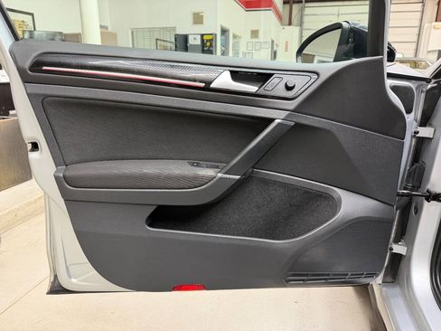 Used 2017 Volkswagen GTI Sport FWD image 10