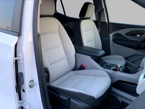 Used 2022 GMC Terrain SLE w/ Driver Convenience Package FWD image 8