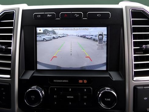 Used 2017 Ford F250 Lariat w/ Lariat Value Package image 25