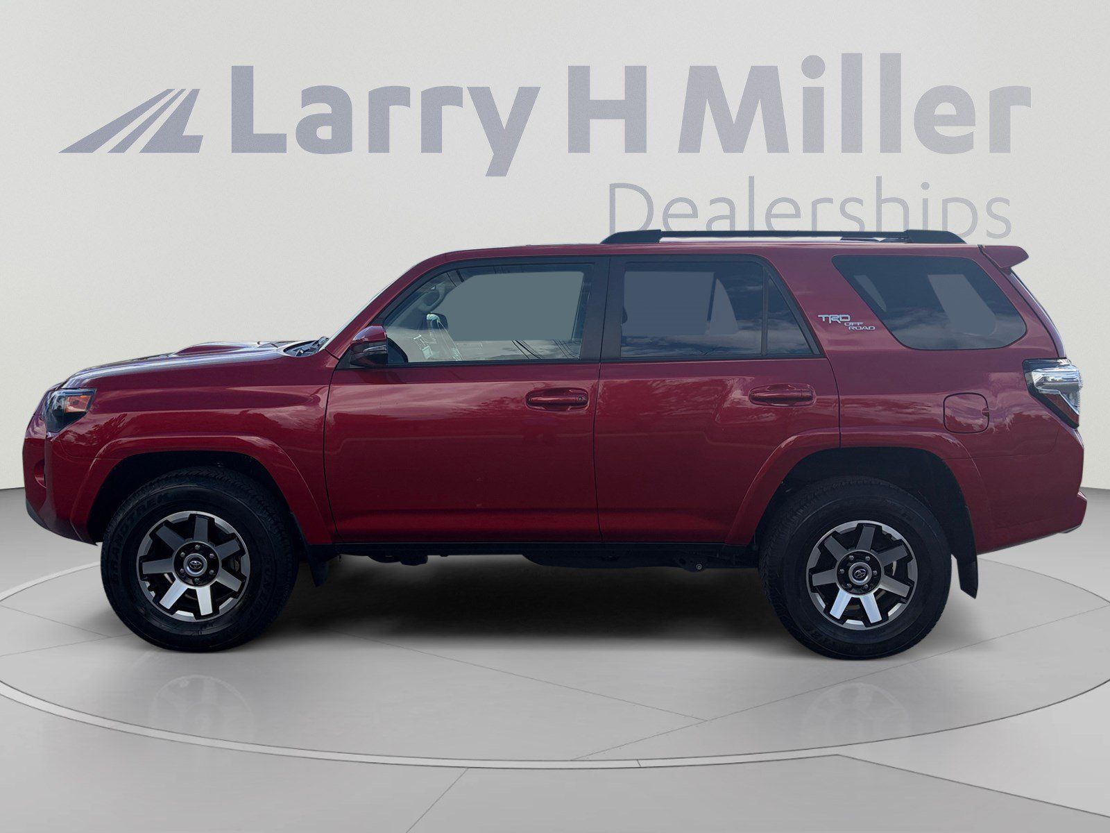 Used 2023 Toyota 4Runner TRD Off-Road Premium AWD/4WD image 2