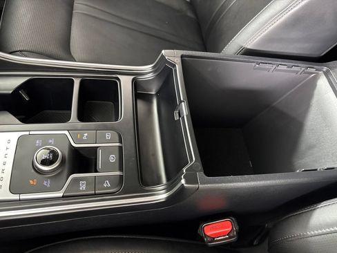 Used 2025 Kia Sorento EX AWD/4WD image 48