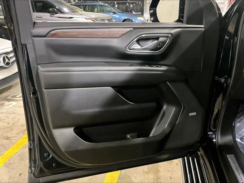 Used 2024 Chevrolet Tahoe High Country AWD/4WD image 38