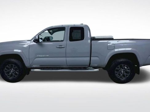 Used 2021 Toyota Tacoma SR5 AWD/4WD image 5