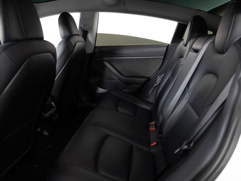 Used 2020 Tesla Model 3 Standard Range RWD image 16