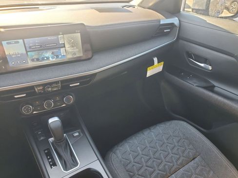 New 2025 Nissan Kicks SV w/ Illumination Package image 20