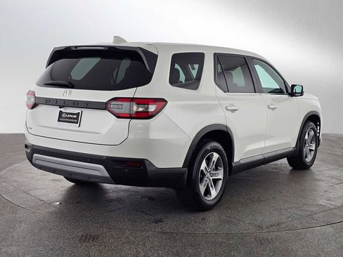 Used 2025 Honda Pilot EX-L image 3