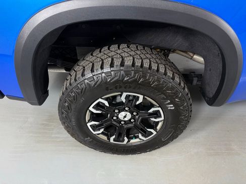 Used 2025 Chevrolet Silverado 1500 ZR2 w/ Technology Package image 12