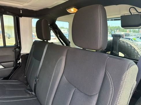 Used 2017 Jeep Wrangler Unlimited Sahara w/ Dual Top Group AWD/4WD image 14