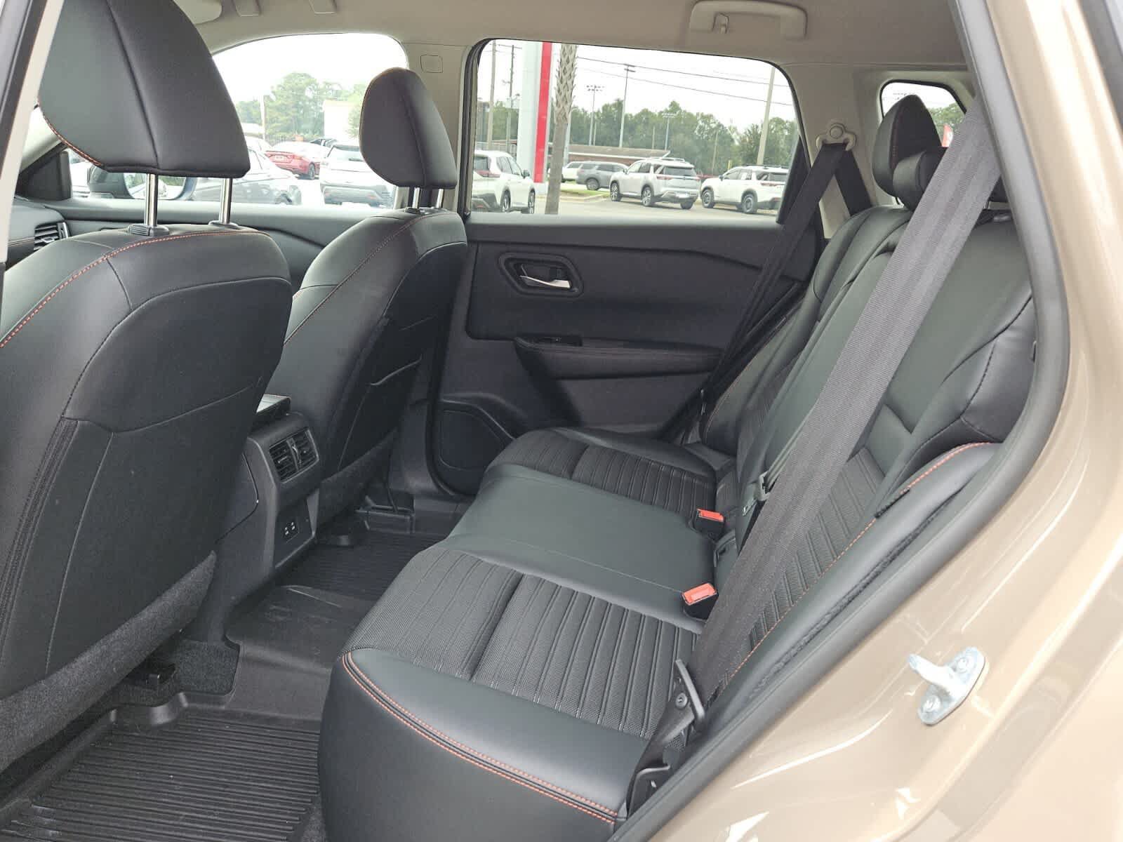 Used 2025 Nissan Rogue SV w/ Rock Creek Premium Package AWD/4WD image 4