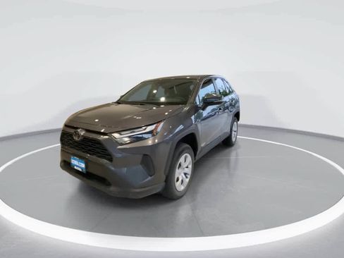 Used 2024 Toyota RAV4 LE AWD/4WD image 4