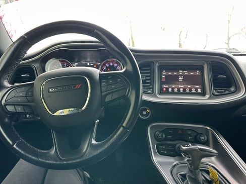 Used 2019 Dodge Challenger SXT image 18