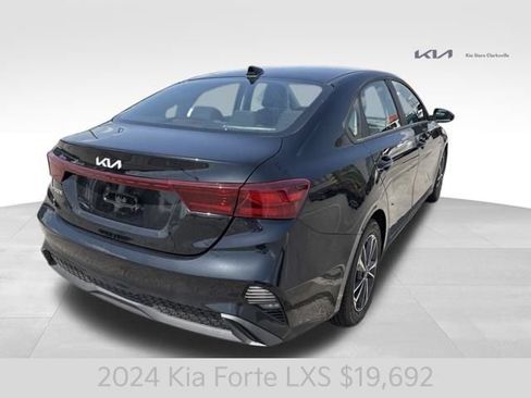 Used 2024 Kia Forte LXS FWD image 8
