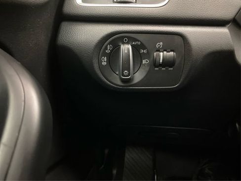 Used 2015 Audi Q3 2.0T Prestige w/ Prestige Package image 23