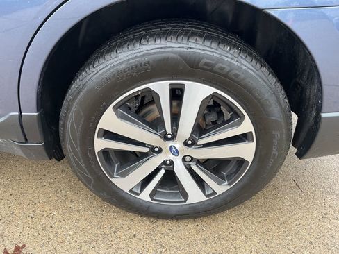 Used 2018 Subaru Outback 2.5i Limited image 9