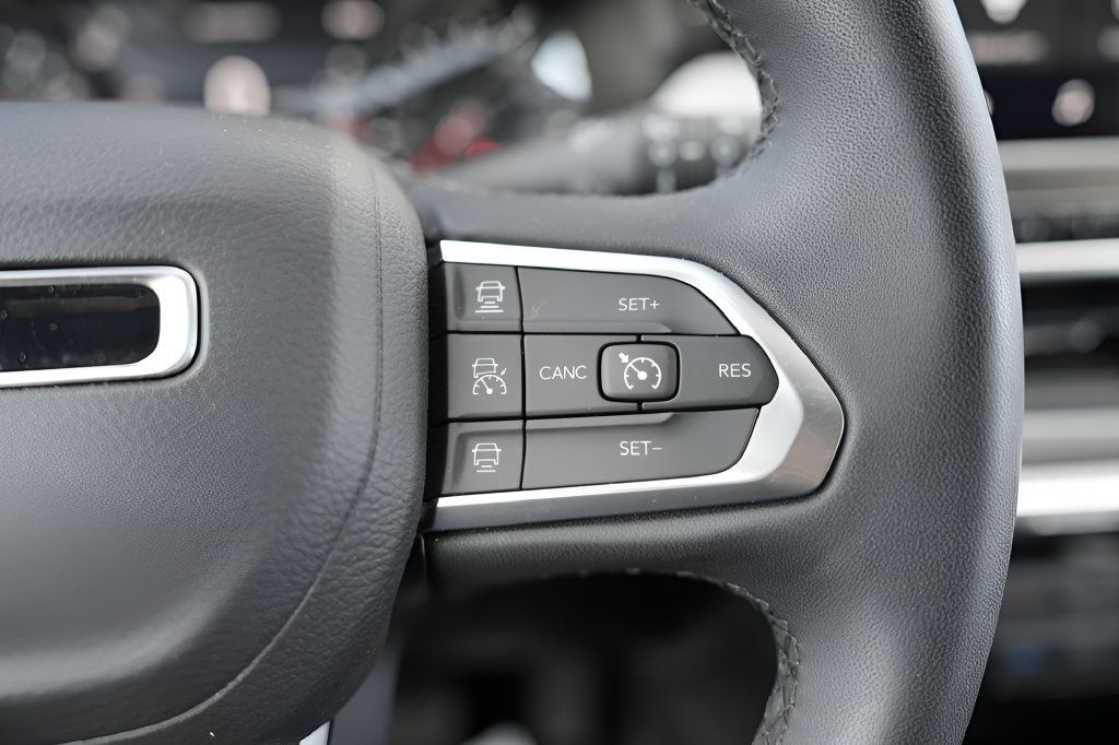 Used 2024 Jeep Compass Limited AWD/4WD image 28