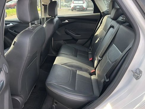 Used 2017 Ford Focus Titanium image 11