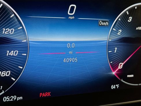 Used 2023 Mercedes-Benz C 300 4MATIC Sedan image 9