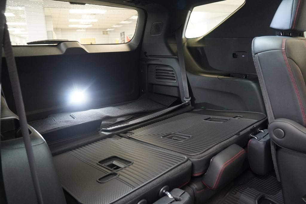 New 2026 Chevrolet Traverse RS w/ LPO, Floor Liner Package AWD/4WD image 38