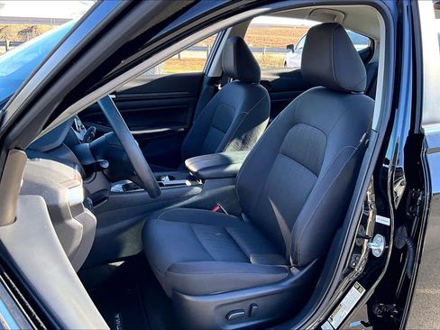 Used 2025 Nissan Altima 2.5 SV image 7