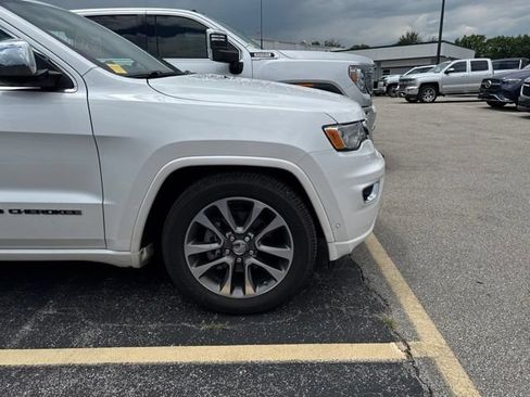 Used 2018 Jeep Grand Cherokee Overland AWD/4WD image 4
