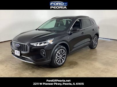 Used 2025 Ford Escape SE w/ Class II Trailer Tow Package