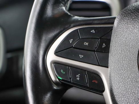 Used 2018 Jeep Grand Cherokee Altitude image 13