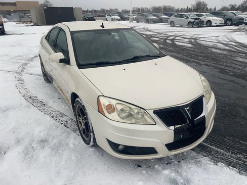 Used 2009 Pontiac G6 Sedan w/ Sport Package 2 image 3