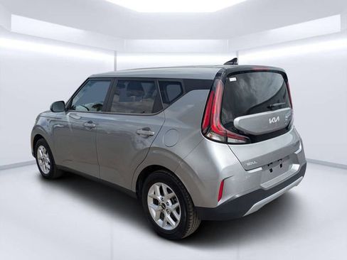 Used 2023 Kia Soul LX w/ Option Group 015 FWD image 5