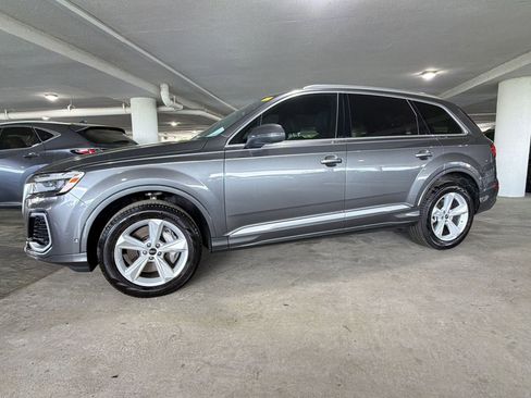 Used 2025 Audi Q7 2.0T Premium w/ Convenience Package image 2