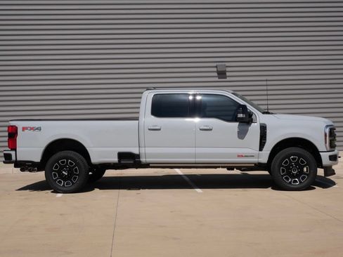New 2026 Ford F350 Platinum w/ FX4 Off-Road Package AWD/4WD image 2