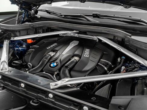 Used 2019 BMW X5 xDrive50i w/ M Sport Package image 53