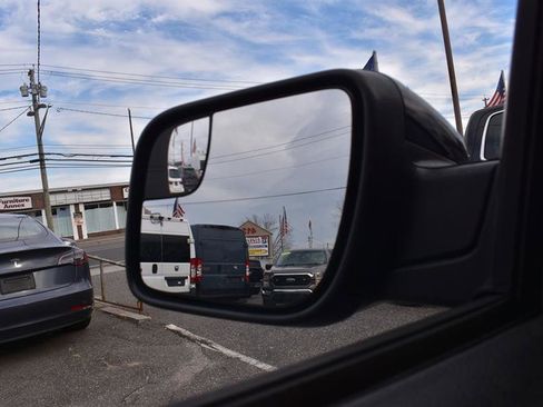 Used 2014 Ford Explorer XLT w/ Equipment Group 202A image 13