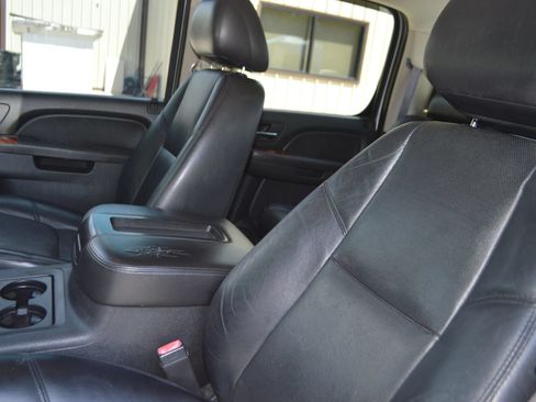 Used 2013 GMC Sierra 1500 SLT w/ SLT Convenience Package AWD/4WD image 16