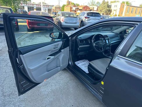 Used 2017 Toyota Camry SE FWD image 10