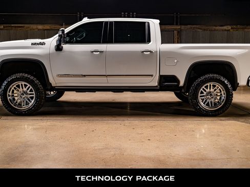 Used 2025 Chevrolet Silverado 2500 High Country w/ Technology Package image 6