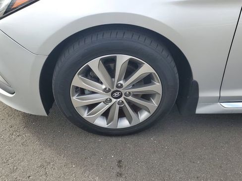 Used 2016 Hyundai Sonata Sport w/ Option Group 03 image 4