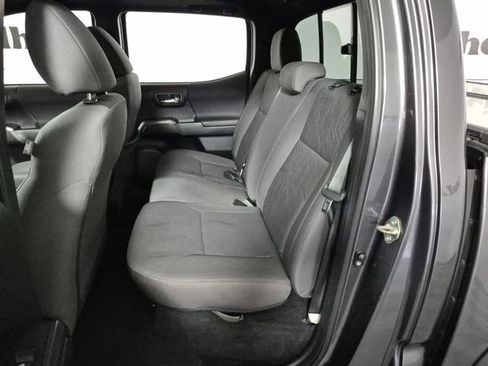 Used 2016 Toyota Tacoma TRD Sport AWD/4WD image 24